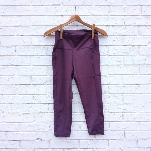 Zyia Active Brilliant Highrise Capri Leggings Plum Wine - Picture 2 of 6